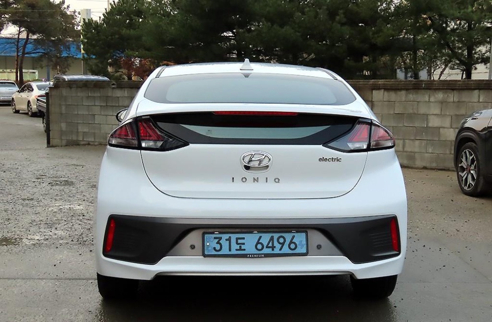 Hyundai The new Ioniq electric