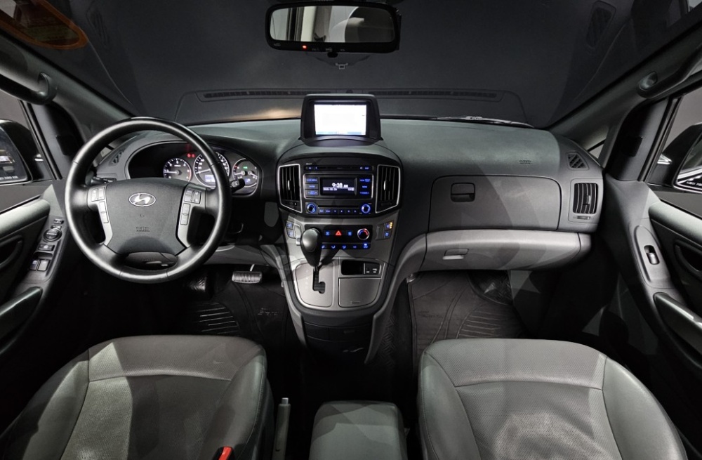 Hyundai The New Grand Starex