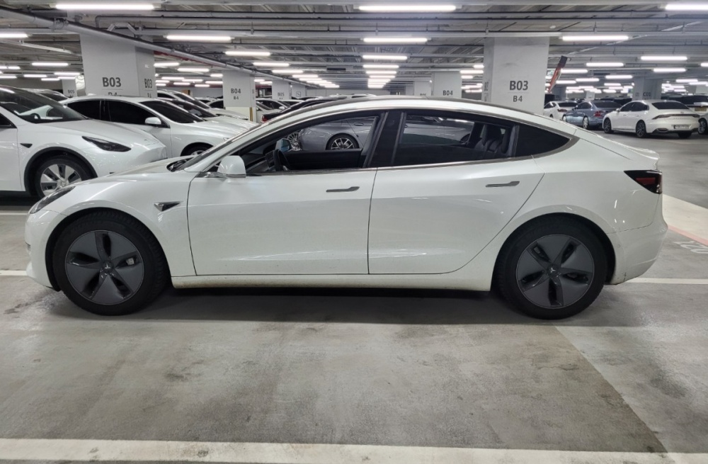 Tesla model 3