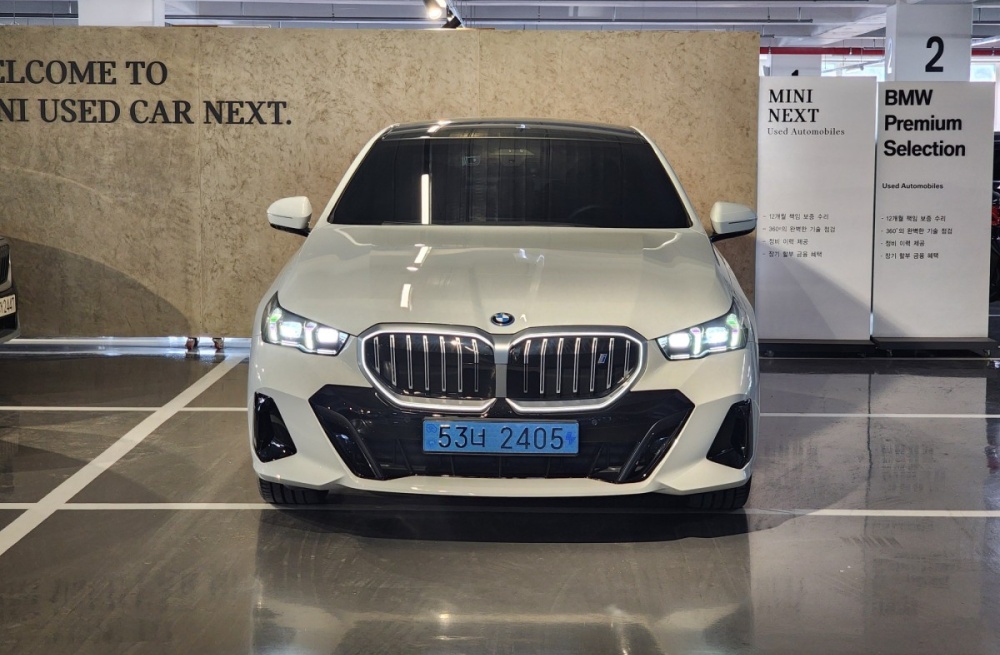 BMW i5 (G60)