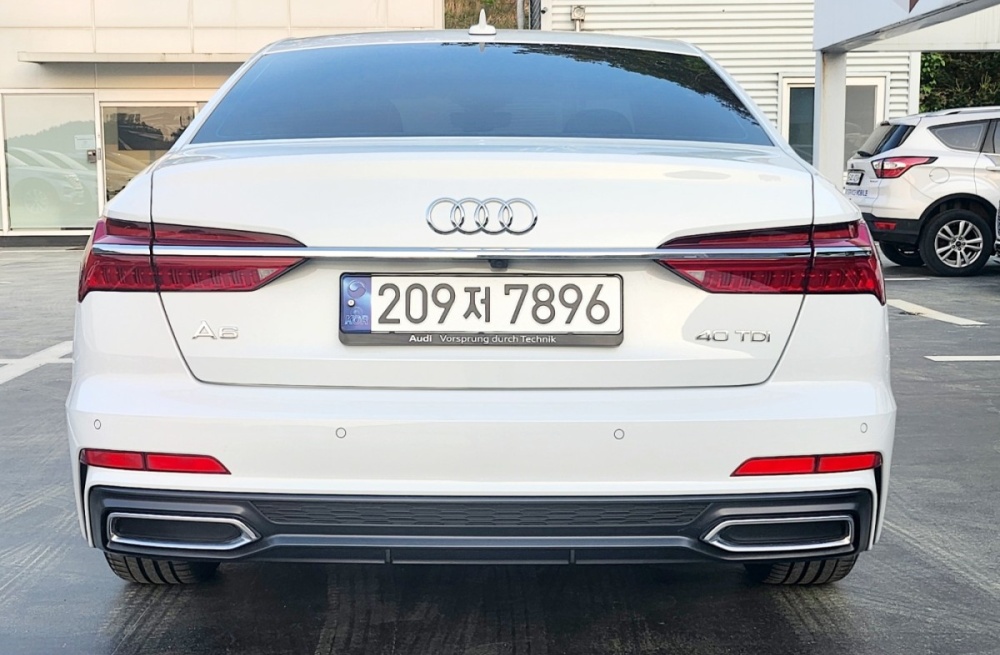 Audi A6 (C8)