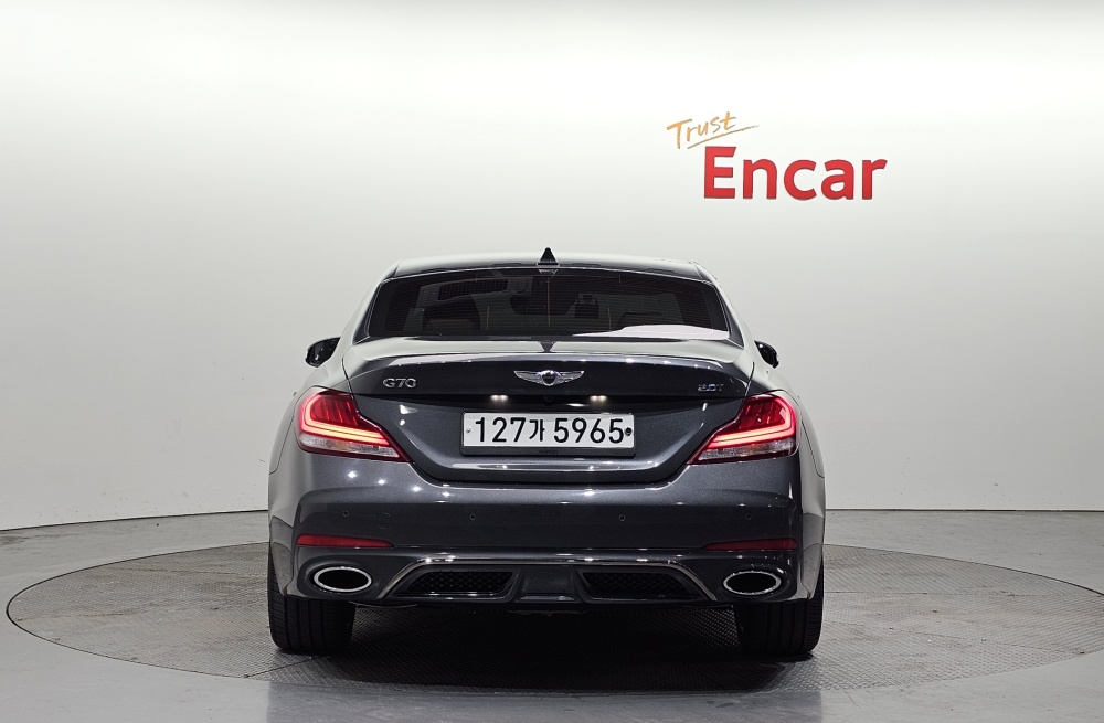 Genesis G70