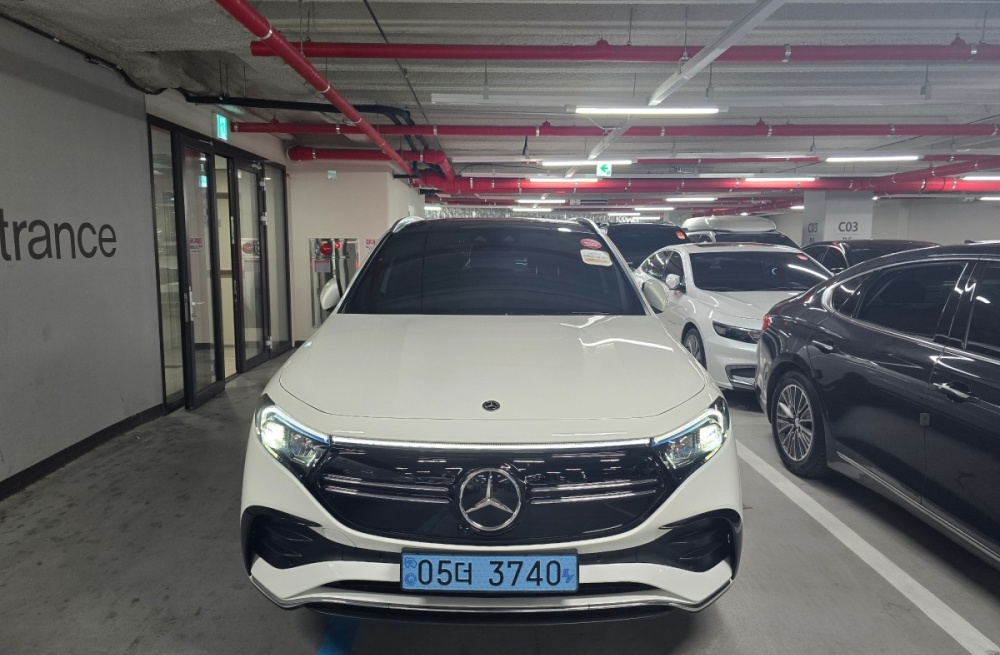 Mercedes-Benz EQA-H243