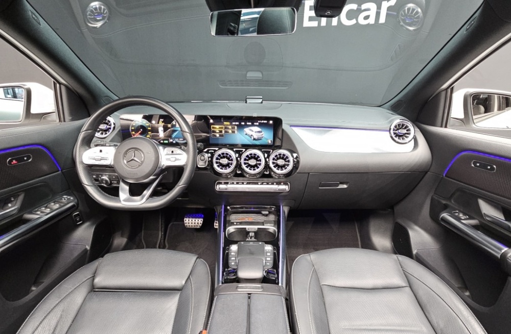 Mercedes-Benz EQA-H243