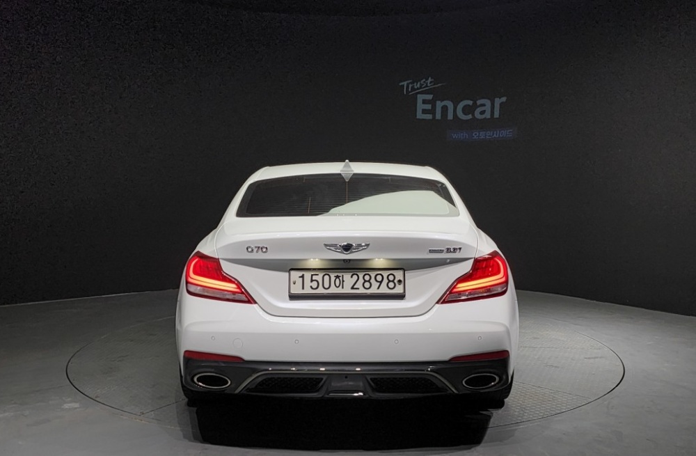 Genesis G70