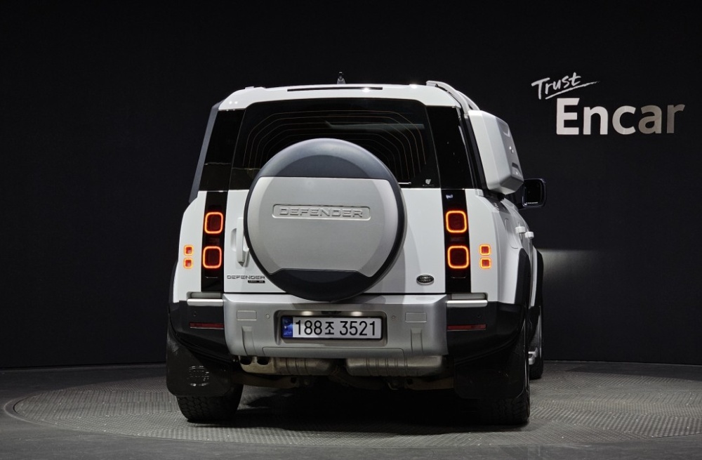 Land rover Defender (L663)