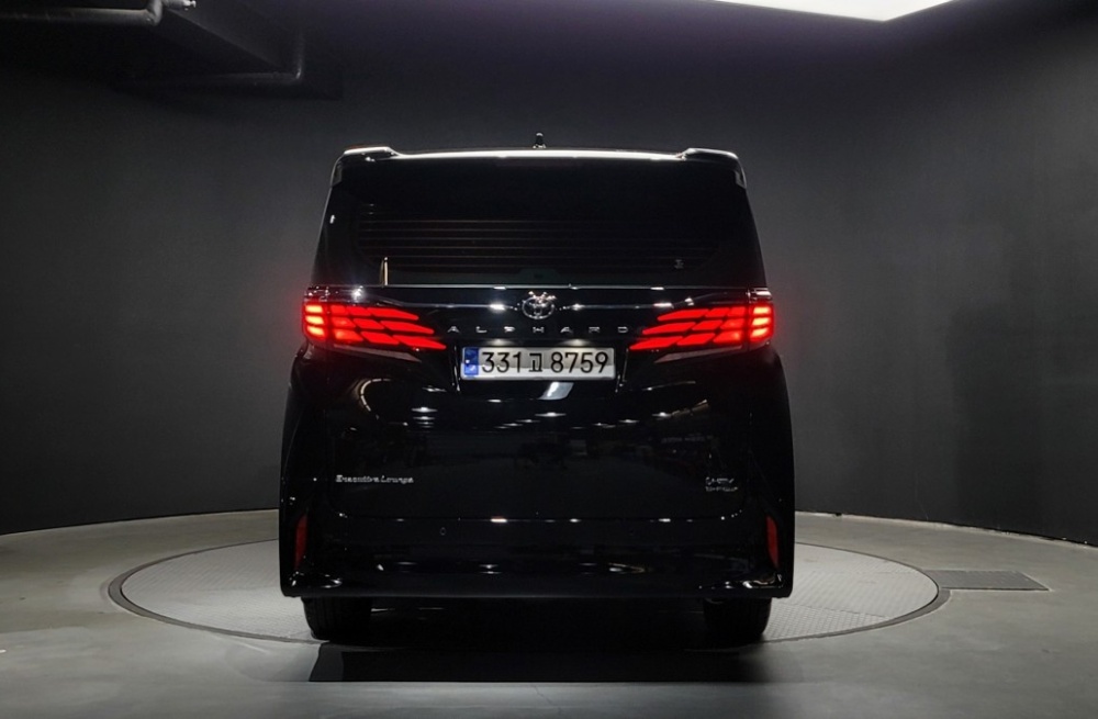 Тойота альфард 4 поколение. Toyota Alphard 2023. Тойота альфард 2023.