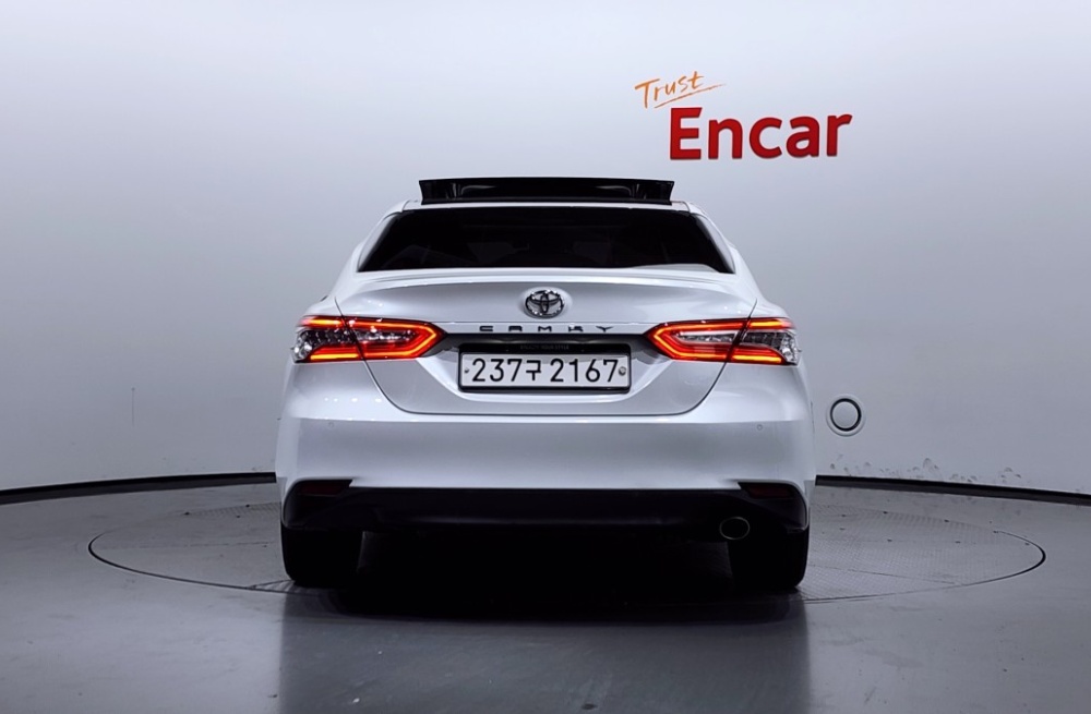 Toyota Camry (XV70)