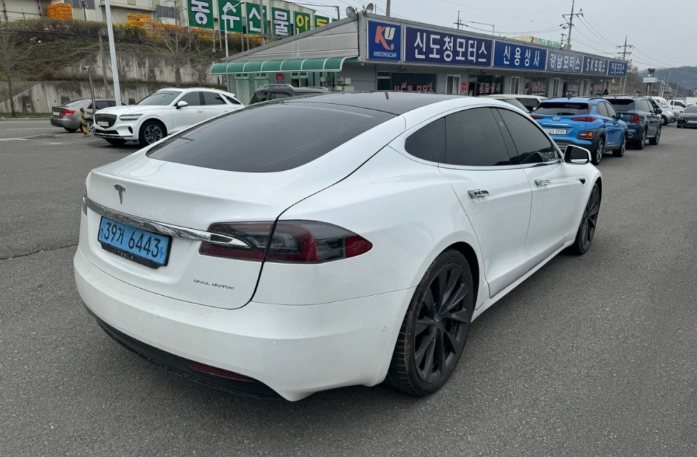 Tesla Model S