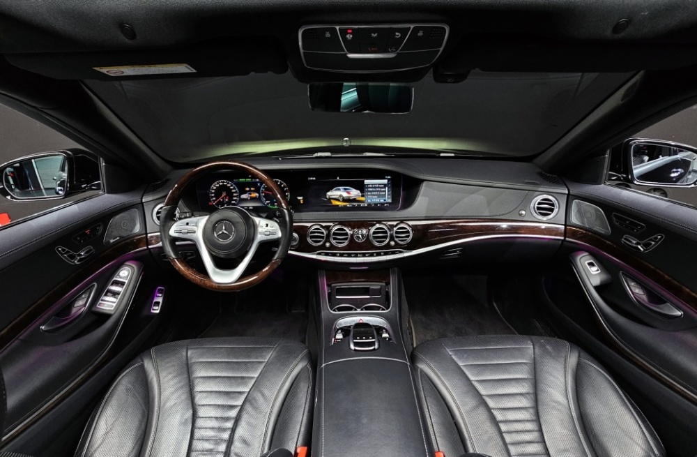 Mercedes-Benz S-Class W222
