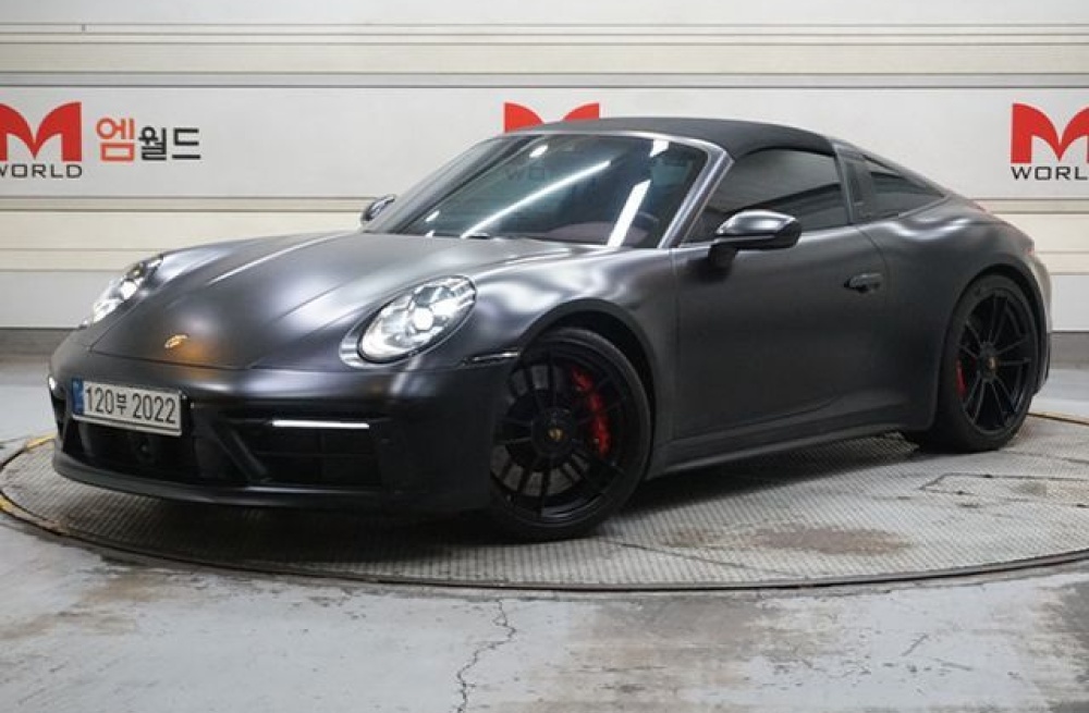 Porsche 911 (992)