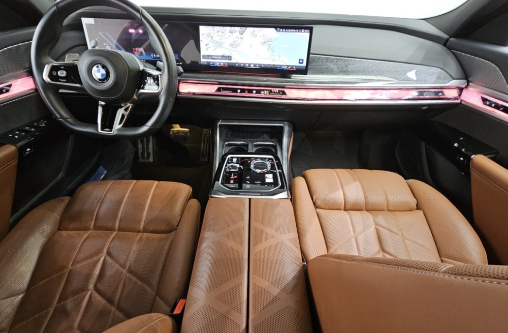 BMW 7 Series (G70)