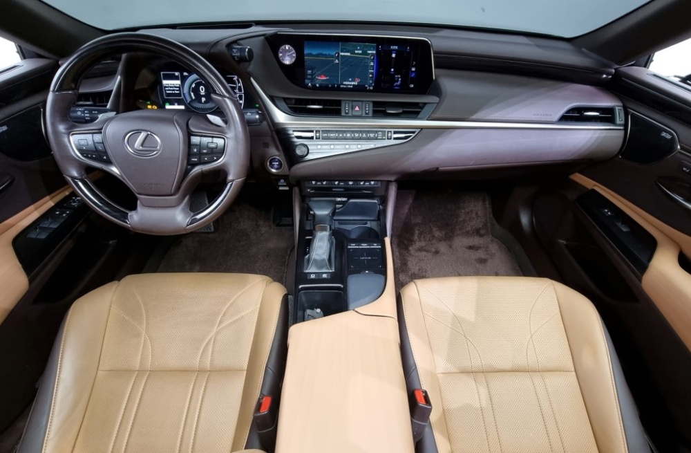 Lexus ES300h 7th generation