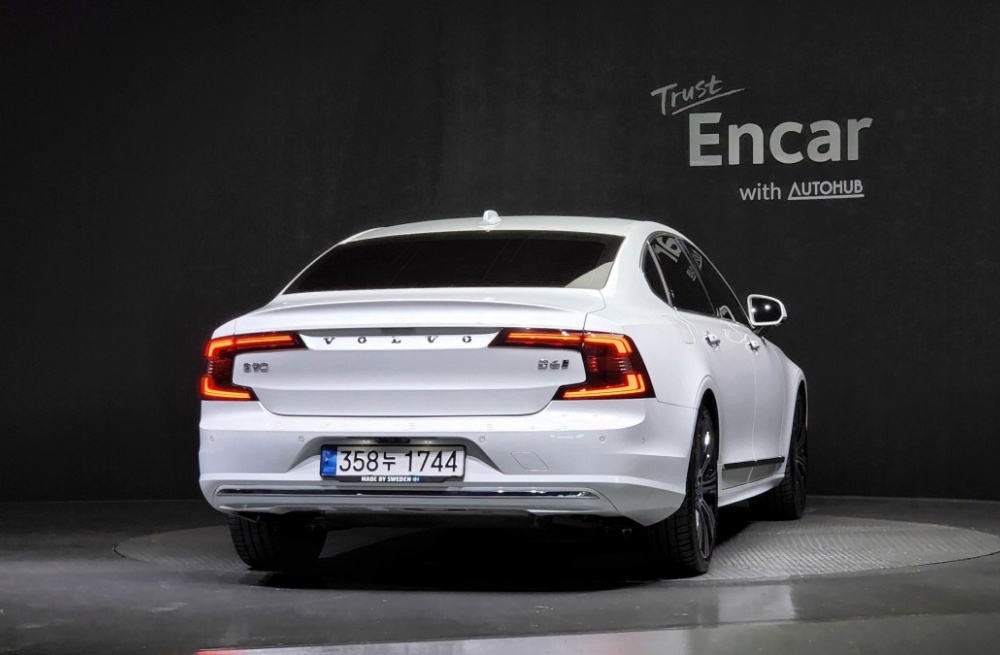 Volvo S90