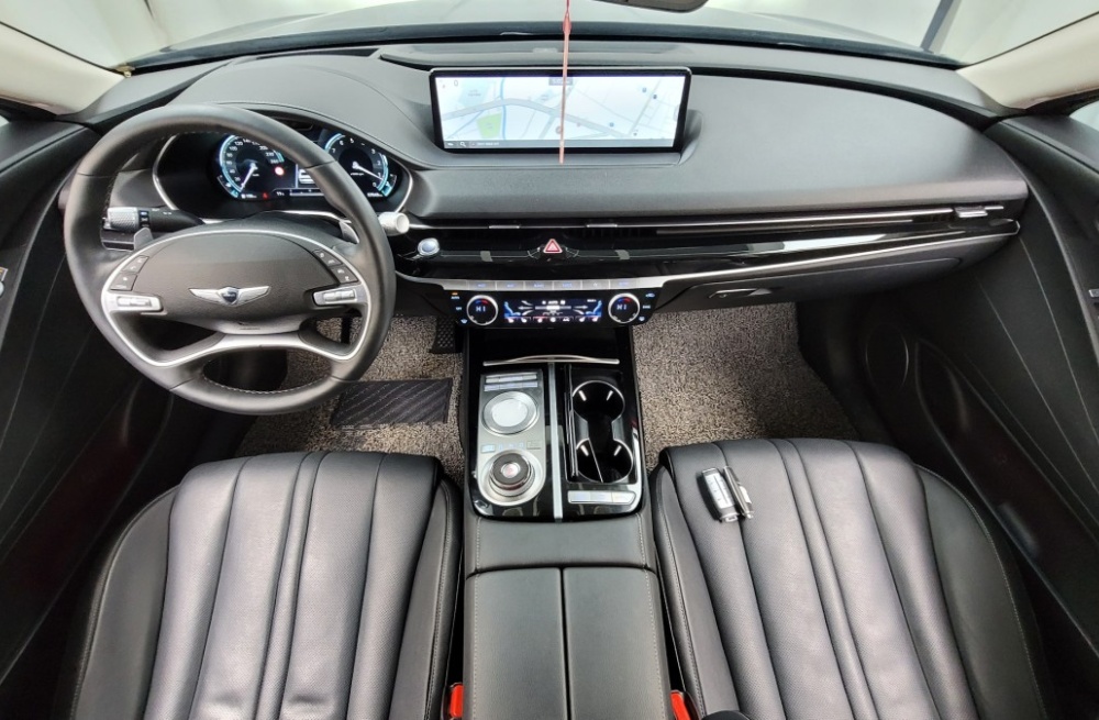 Genesis G80 (RG3)