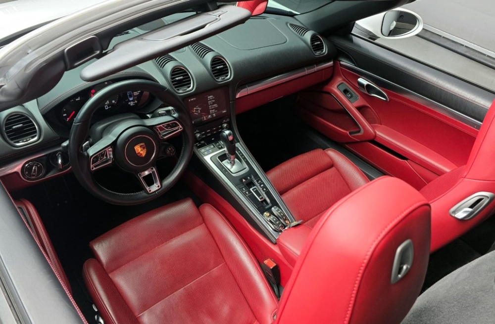 Porsche 718 boxster