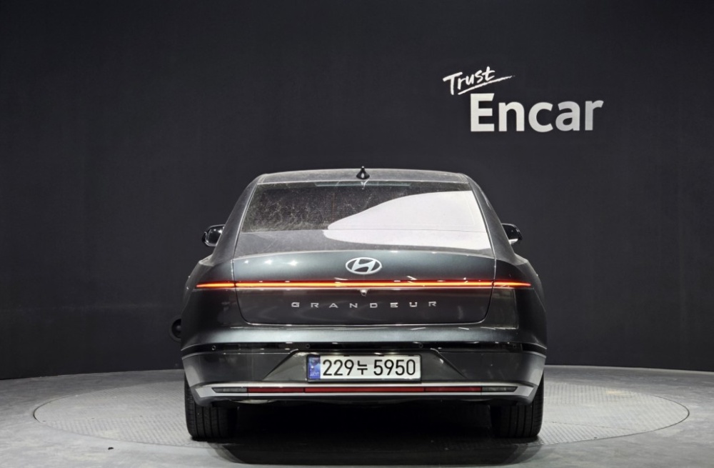 Hyundai Grandeur (GN7)