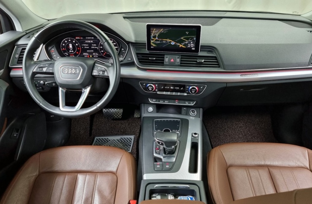 Audi Q5 (FY)