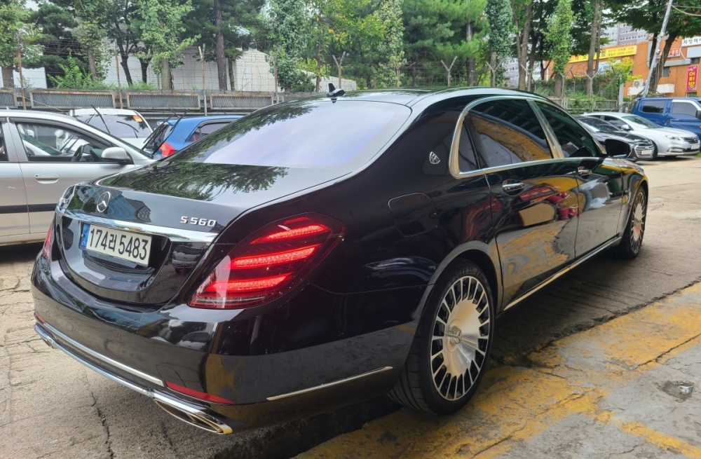 Mercedes-Benz S-Class W222