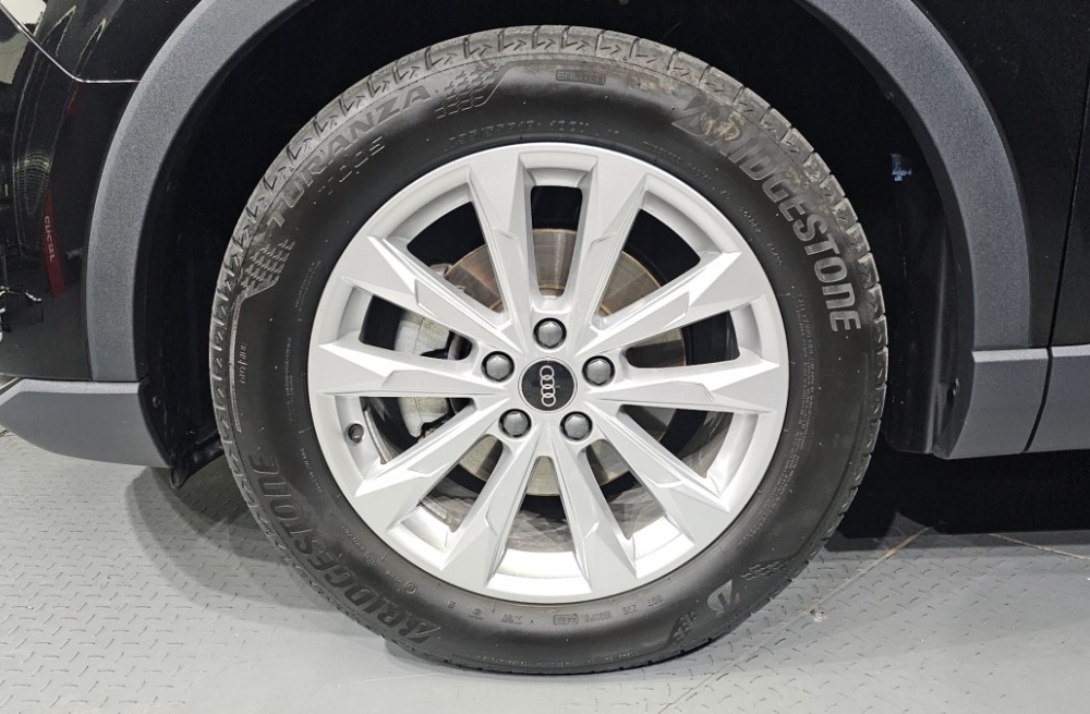 Audi Q3 (F3)