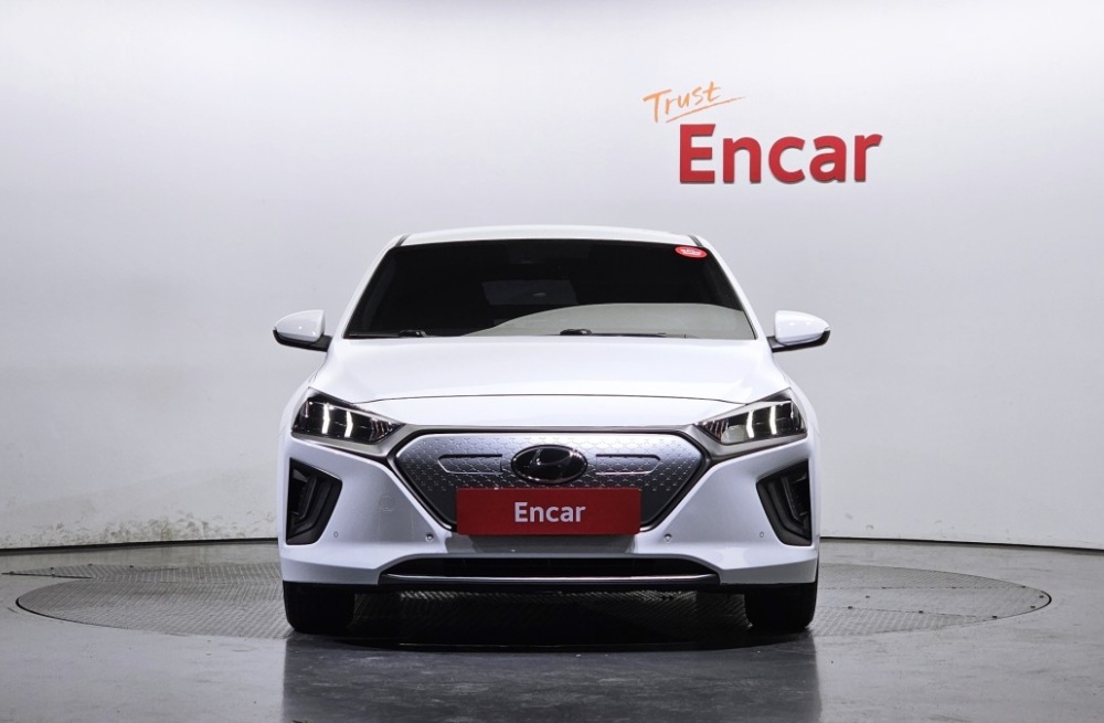 Hyundai The new Ioniq electric