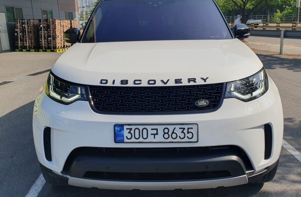 Land rover discovery 5