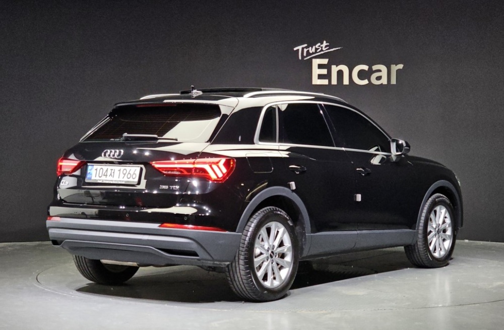 Audi Q3 (F3)