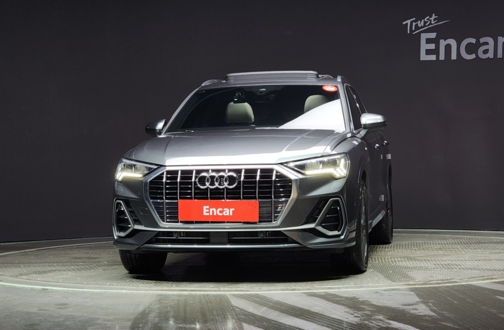 Audi Q3 (F3)