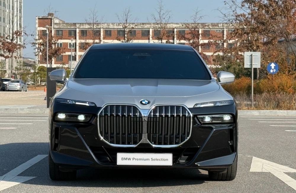 BMW 7 Series (G70)