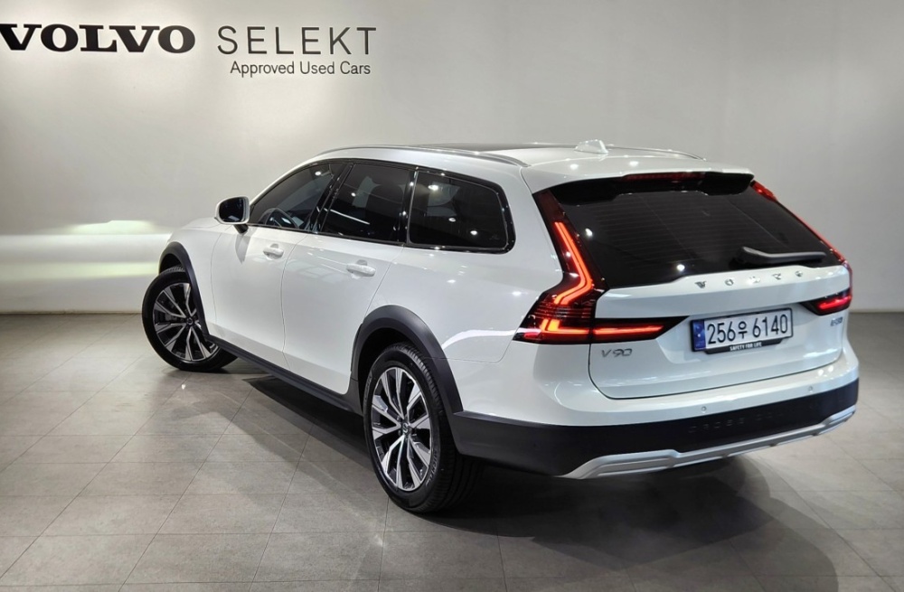 Volvo V90 Cross Country