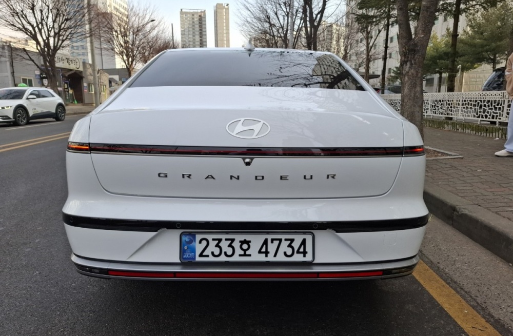 Hyundai Grandeur Hybrid (GN7)