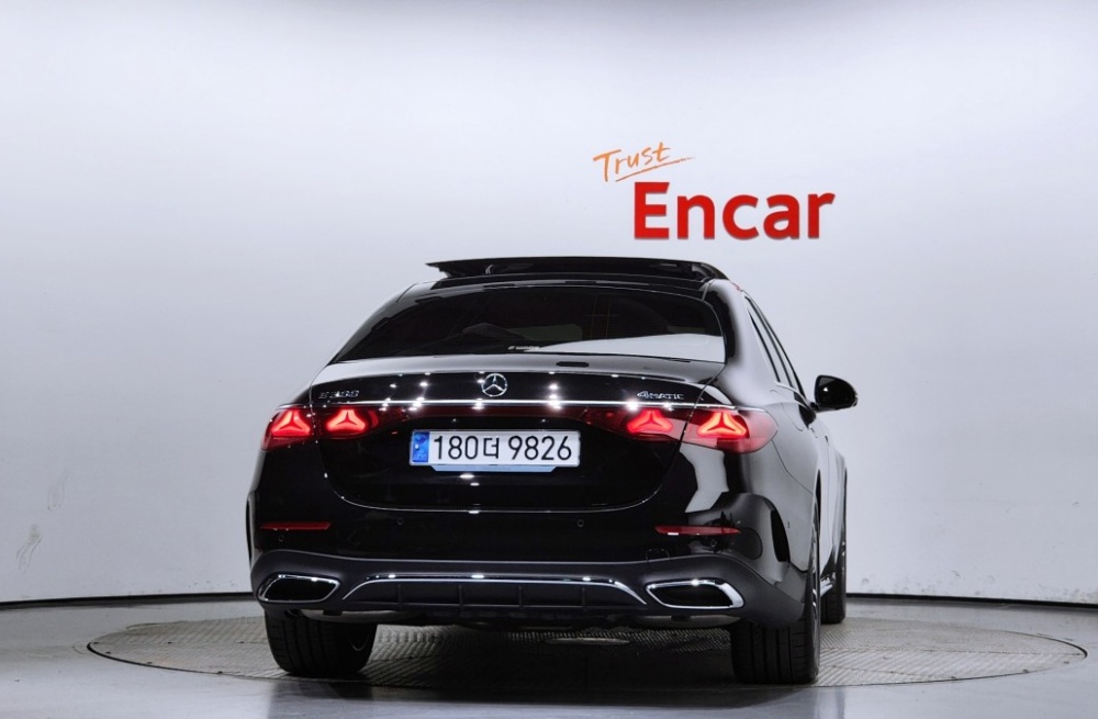 Mercedes-Benz E-Class W214