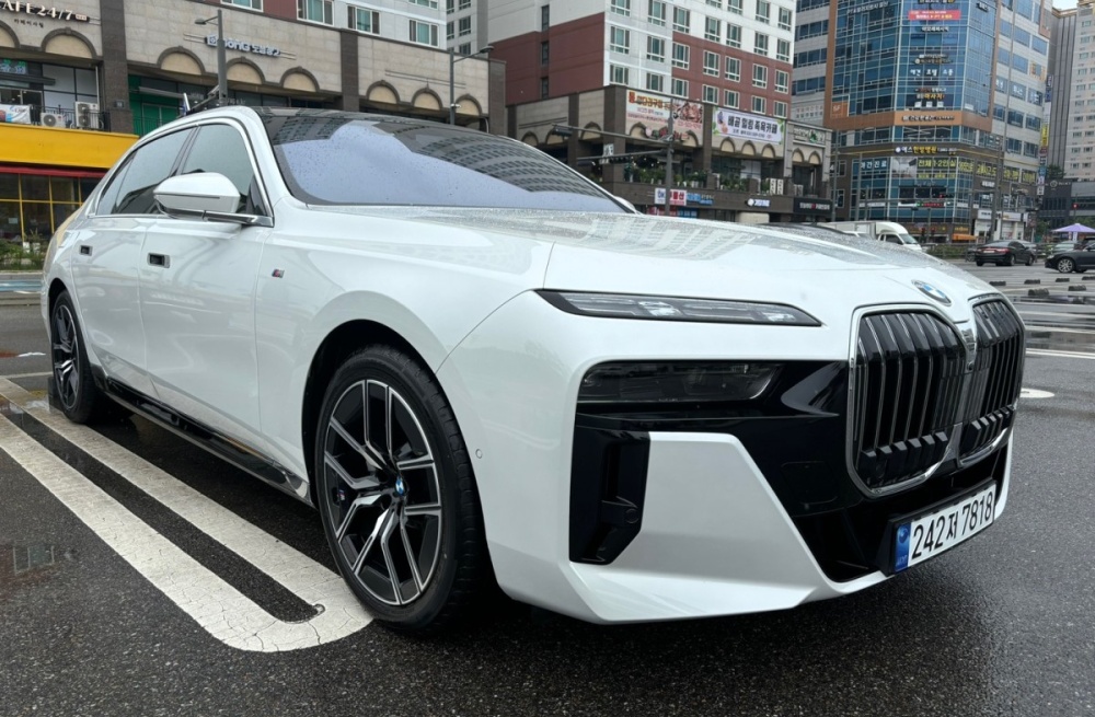BMW 7 Series (G70)
