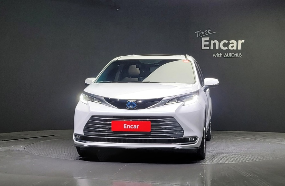 Toyota Sienna 4th generation