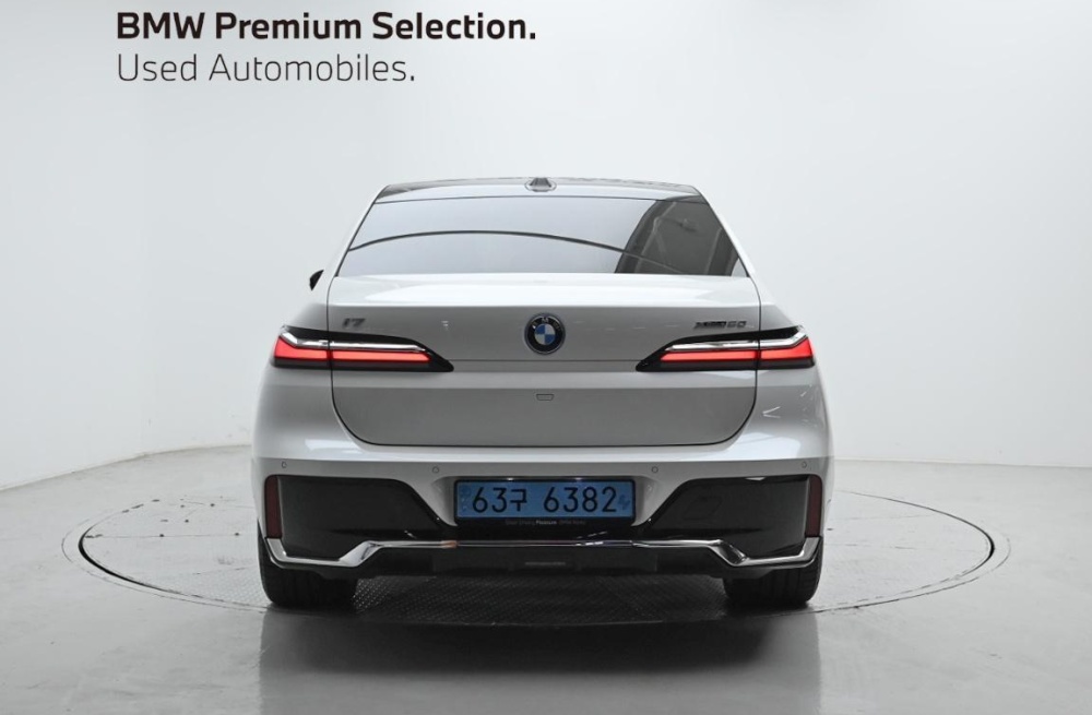 BMW i7 (G70)