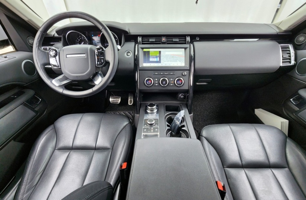 Land rover discovery 5