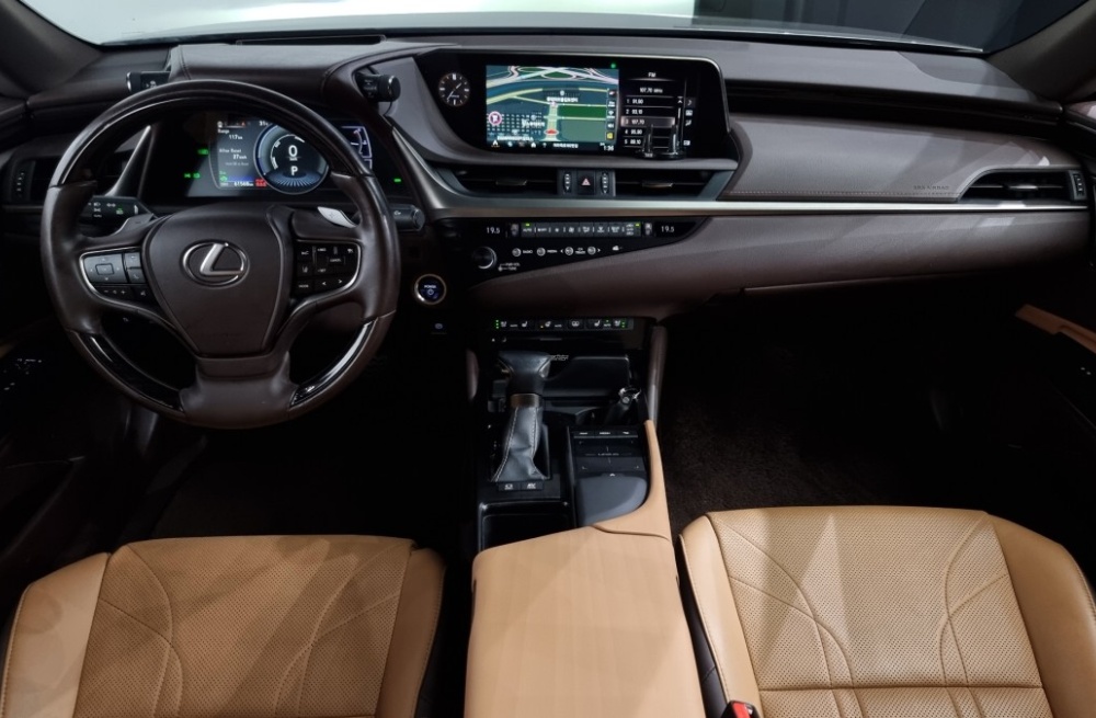 Lexus ES300h 7th generation