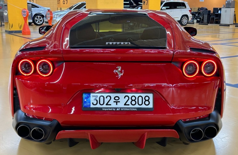 Ferrari 812 super fast