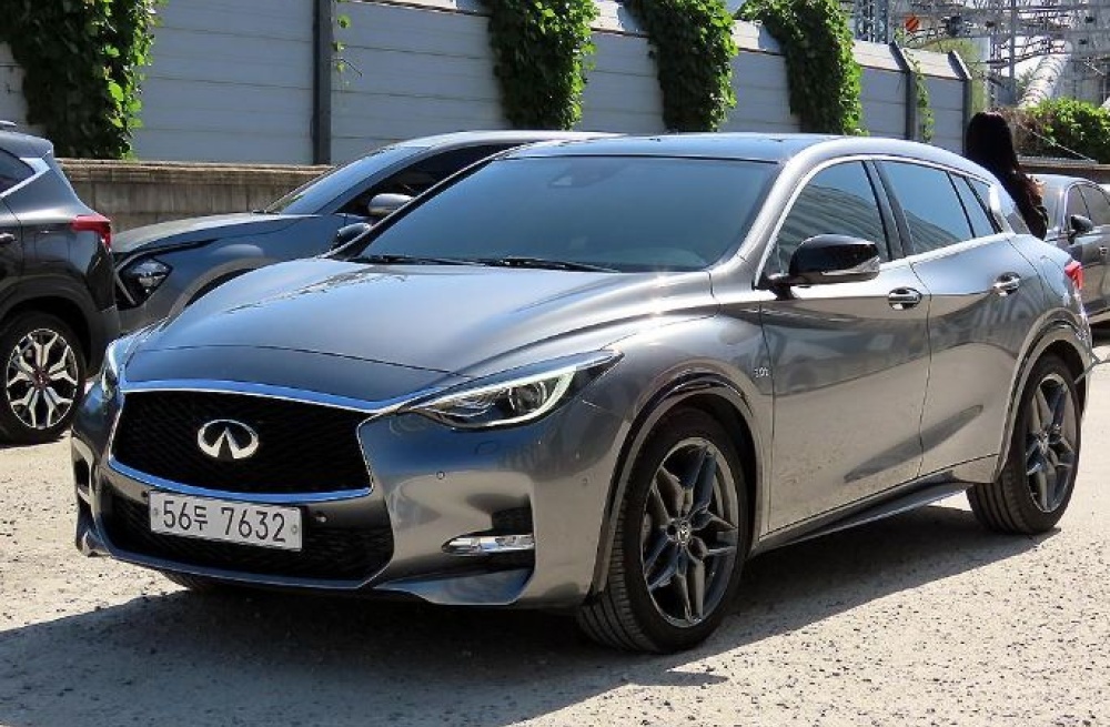 Infinity Q30