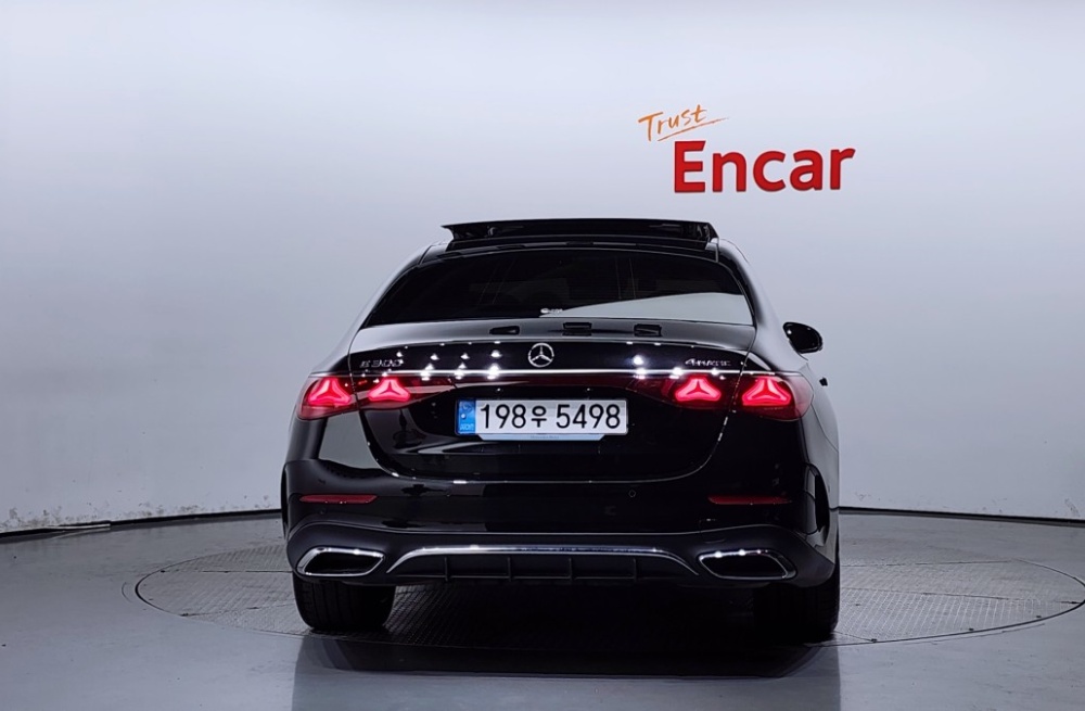 Mercedes-Benz E-Class W214