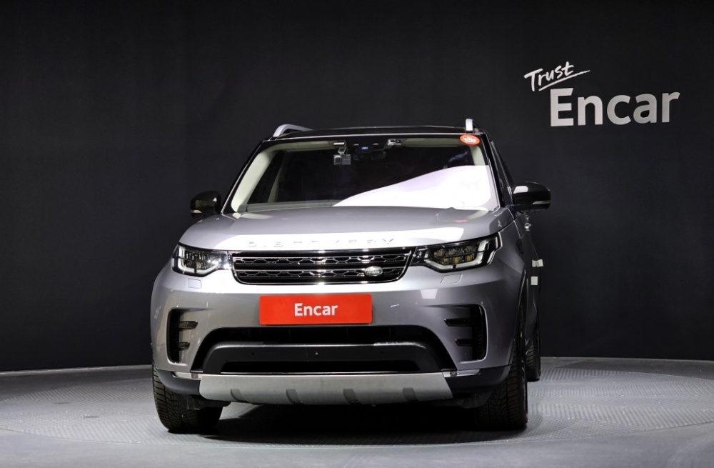 Land rover discovery 5