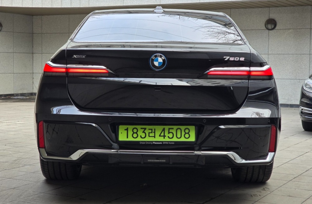 BMW 7 Series (G70)
