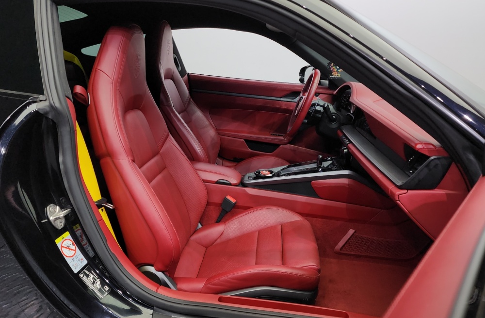 Porsche 911 (992)