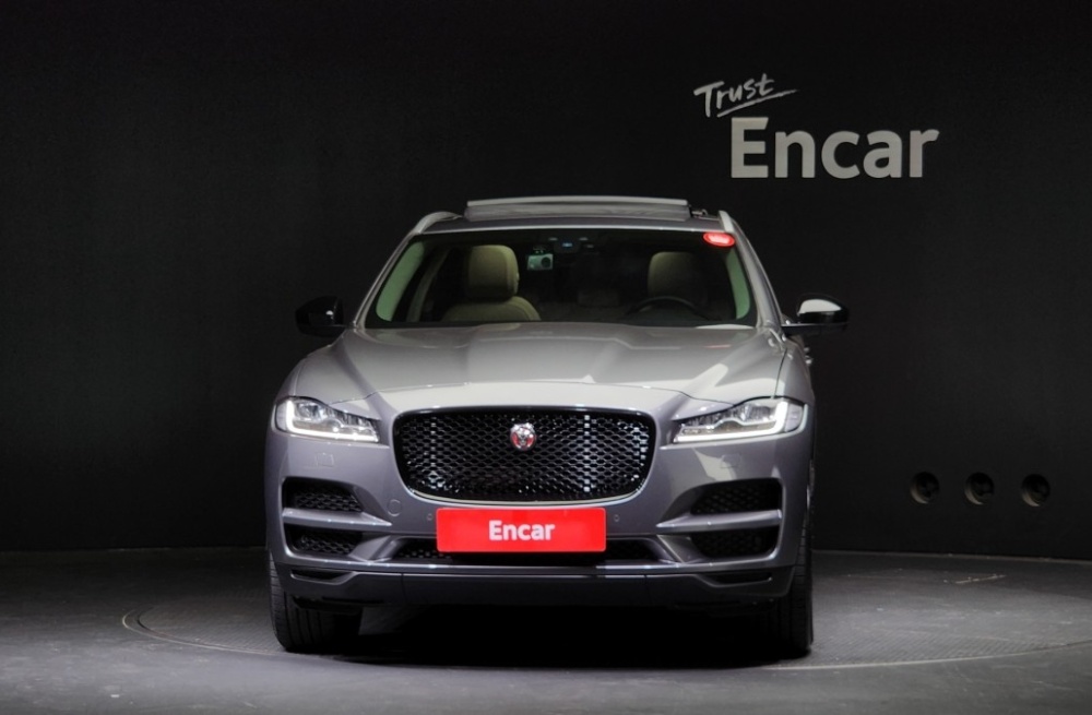 Jaguar F-PACE