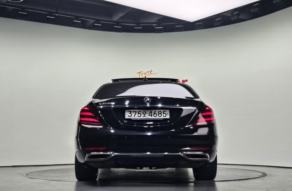 Mercedes-Benz S-Class W222