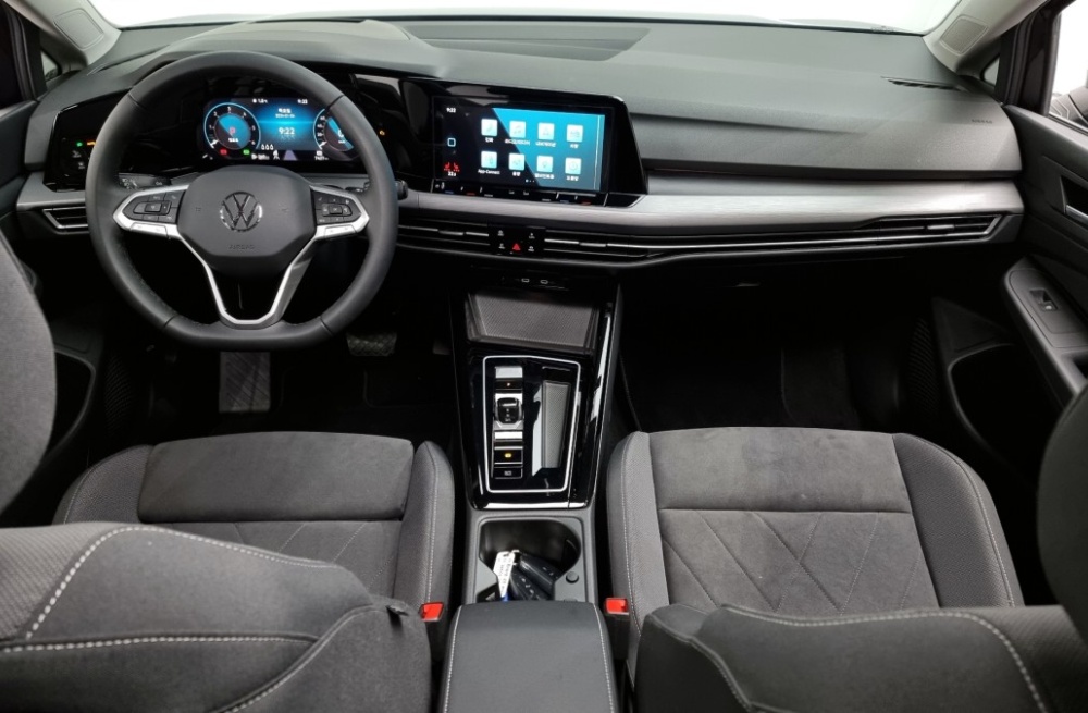 Volkswagen golf 8th generation