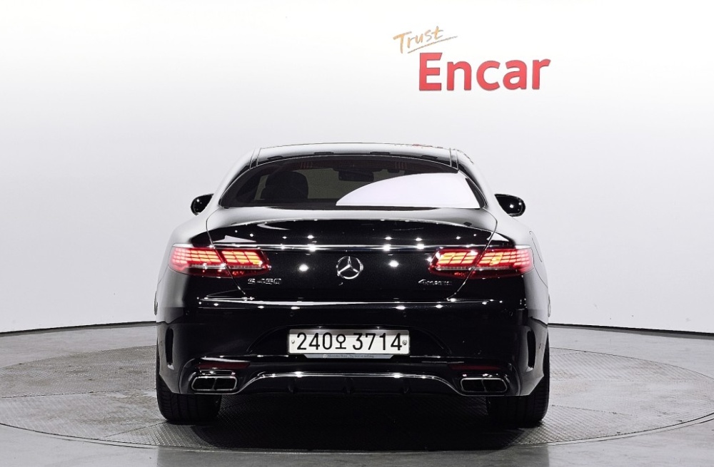 Mercedes-Benz S-Class W222