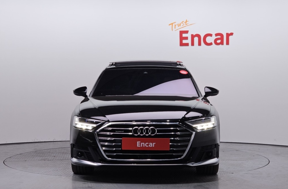 Audi A8 (D5)