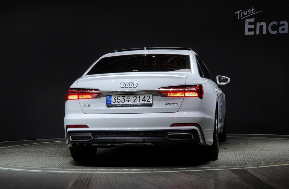 Audi A6 (C8)