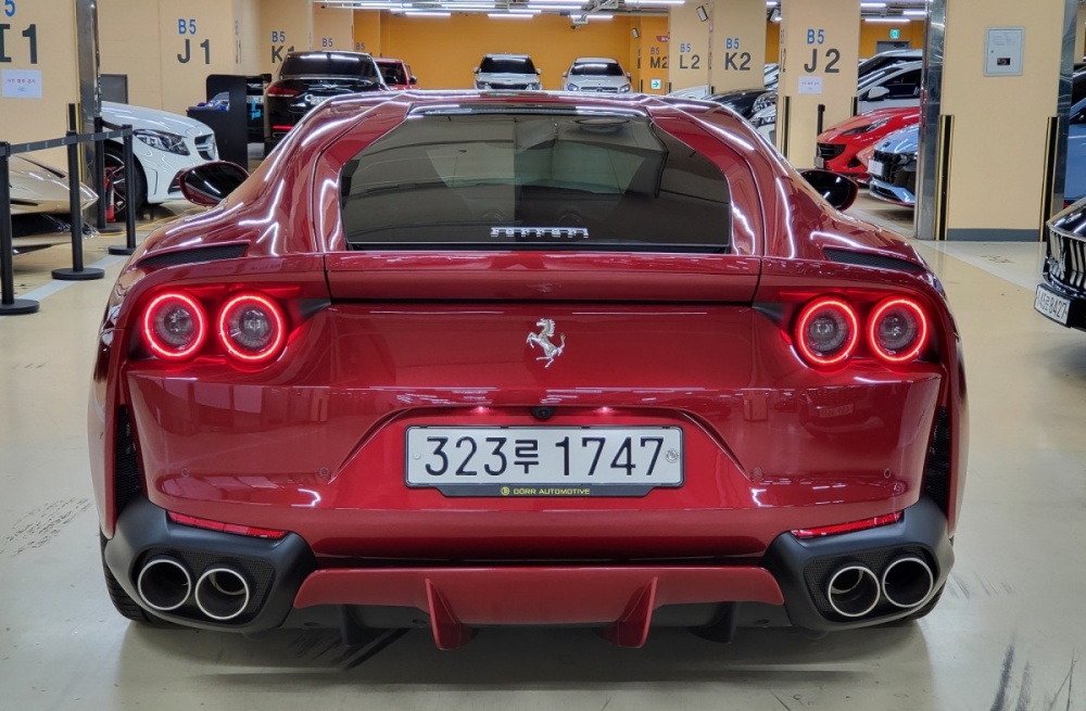 Ferrari 812 super fast